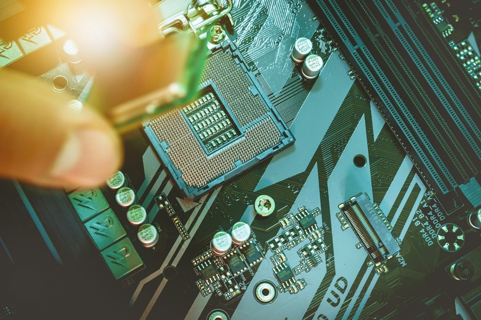 PCB Assembly Best Practices for Fine-Pitch and High-Density Designs